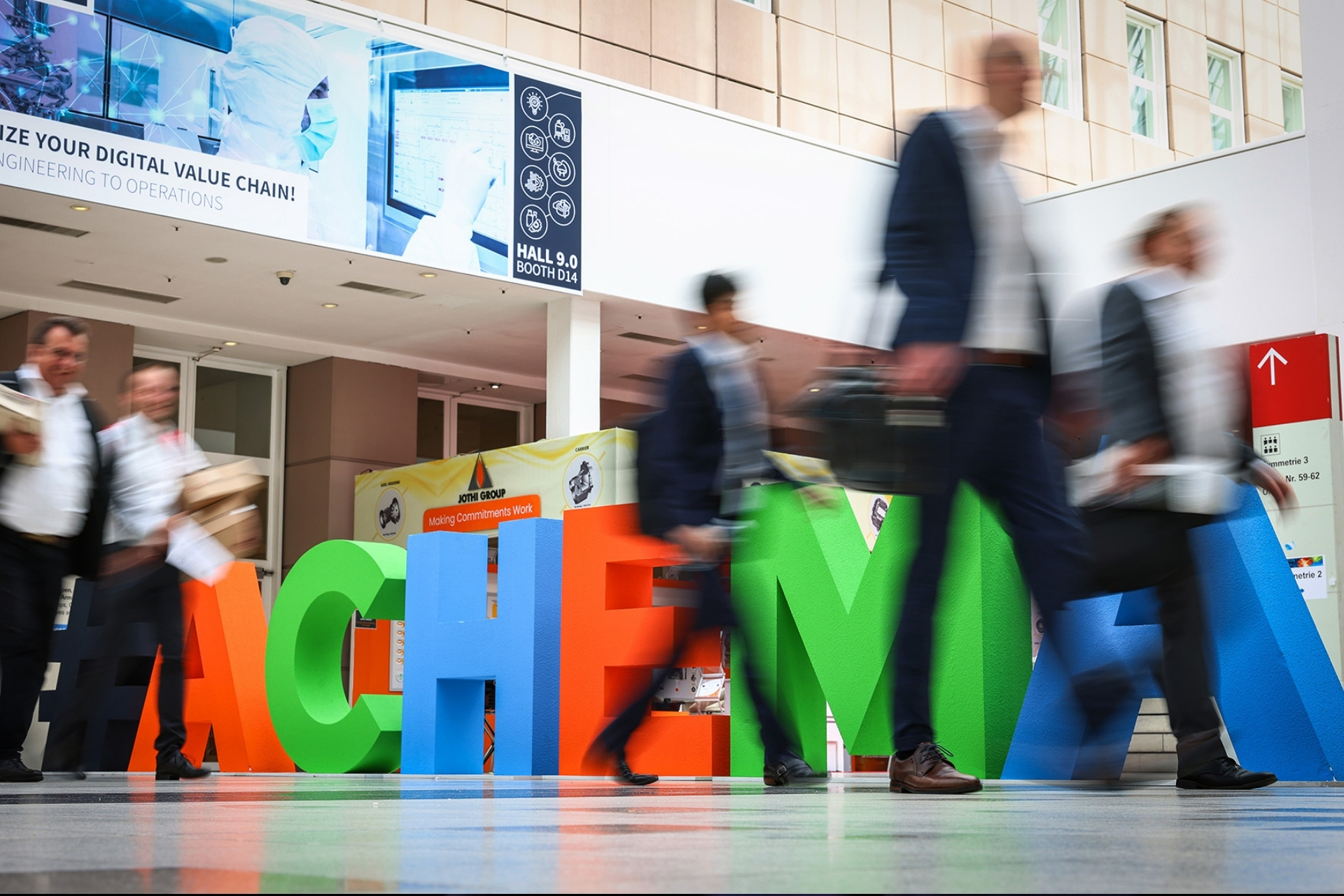 Crowd - ACHEMA Middle East